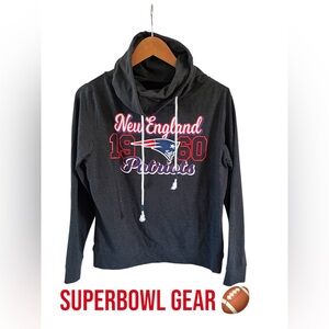 😎 New England Patriots lightweight gator neck women’s long sleeve